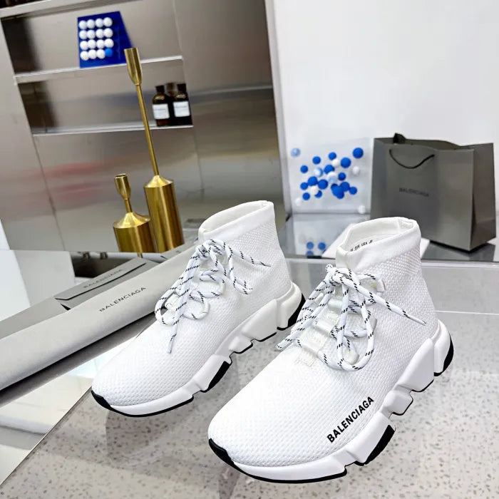 B - SNEAKERS