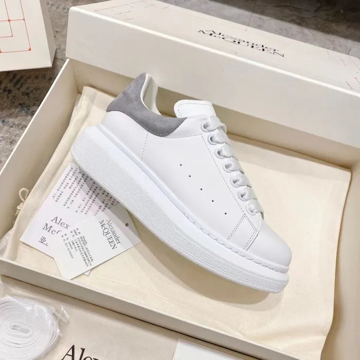 A - SNEAKERS
