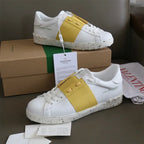 V - SNEAKERS
