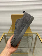 C - SNEAKERS