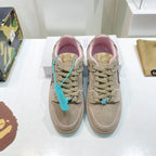 B - SNEAKERS