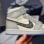 N - SNEAKERS