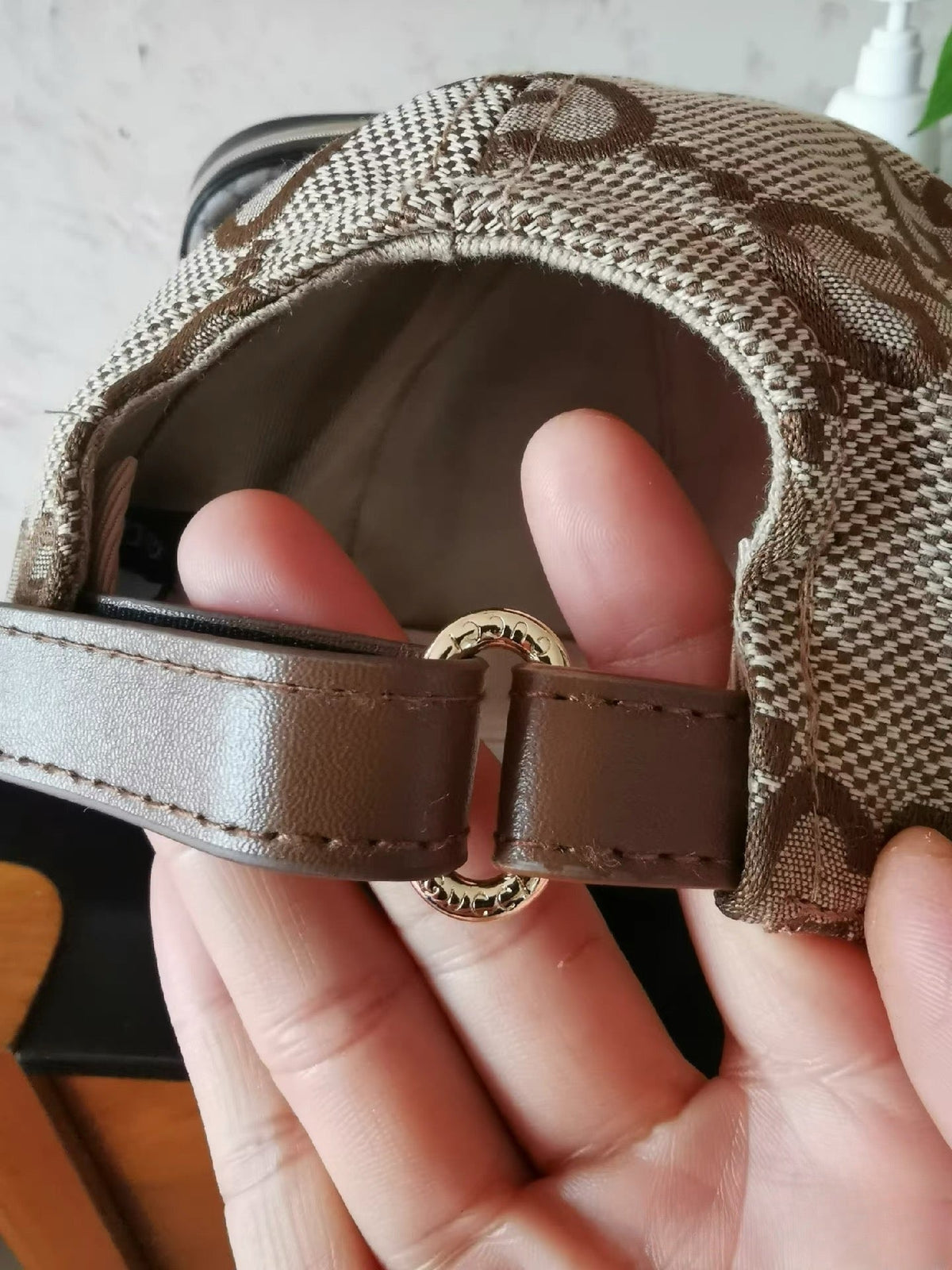 Classic luxury hat 06