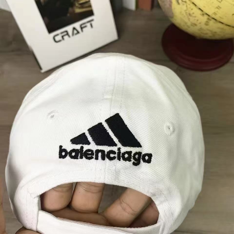 Classic luxury hat 08