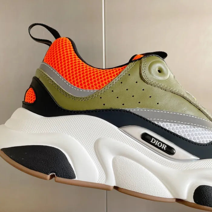 D - SNEAKERS