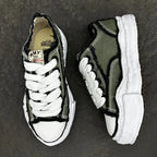 A - SNEAKERS