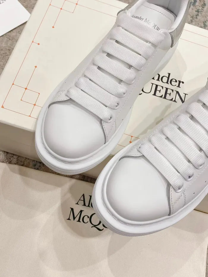 A - SNEAKERS