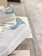 A - SNEAKERS