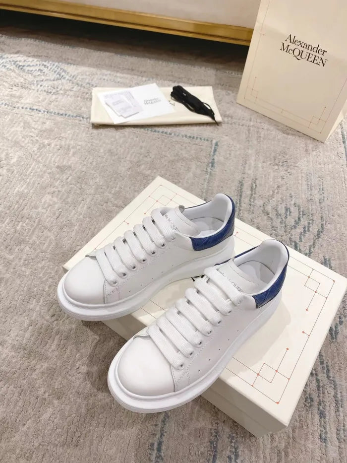 A - SNEAKERS