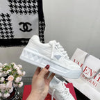 V - SNEAKERS