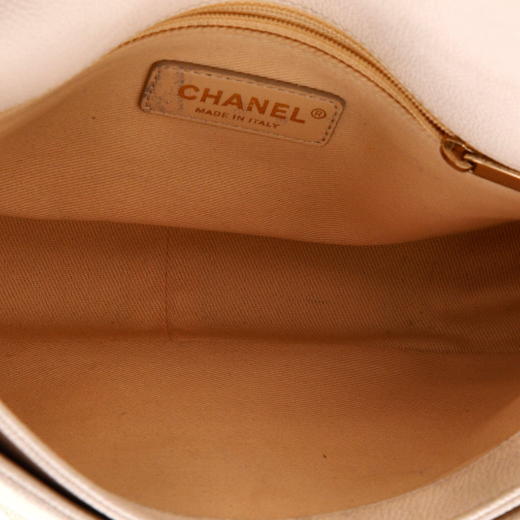 Thread Around Flap Bag Quilted Caviar Medium