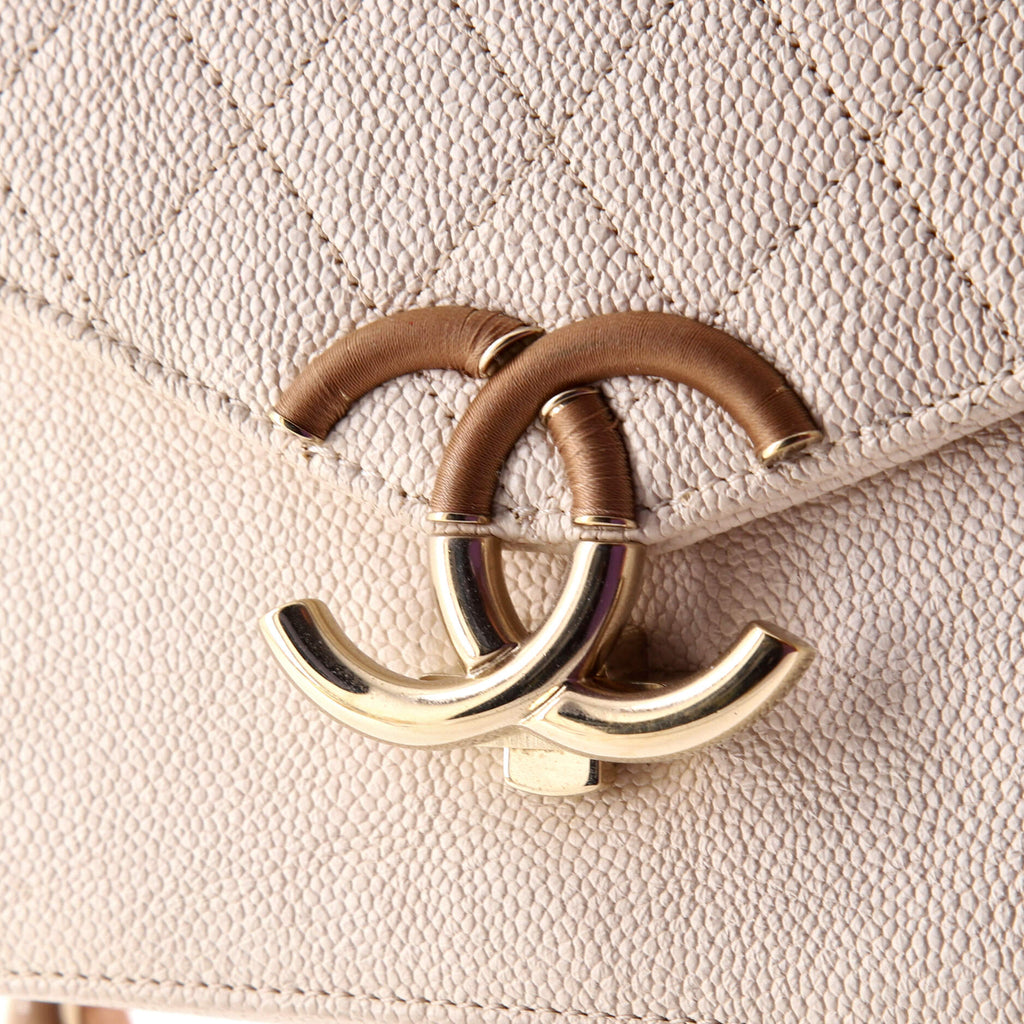 Thread Around Flap Bag Quilted Caviar Medium