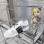V - SNEAKERS