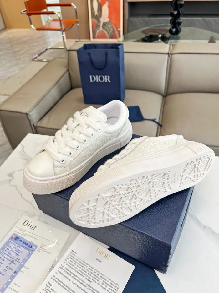 D - SNEAKERS