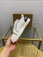 C - SNEAKERS