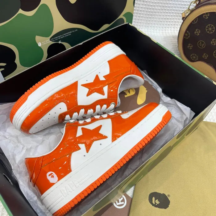 B - SNEAKERS