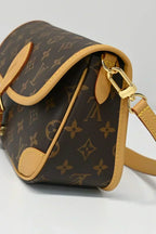 Vintage-Inspired Box Hand bag