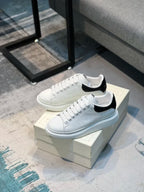 A - SNEAKERS