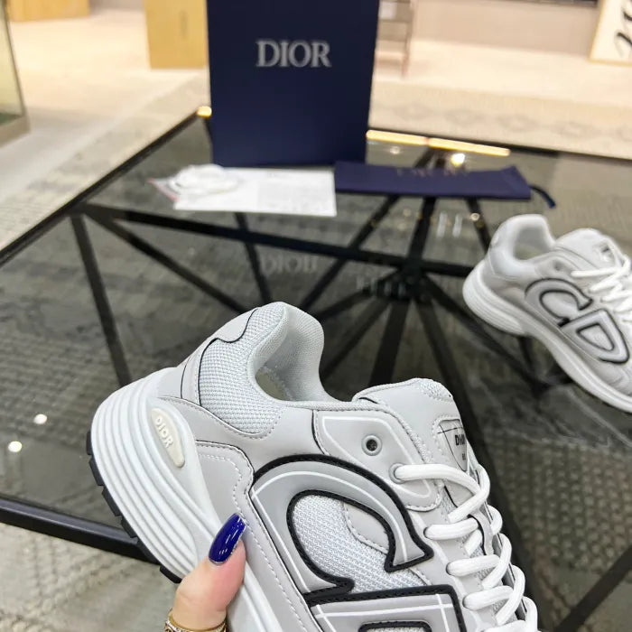 B - SNEAKERS