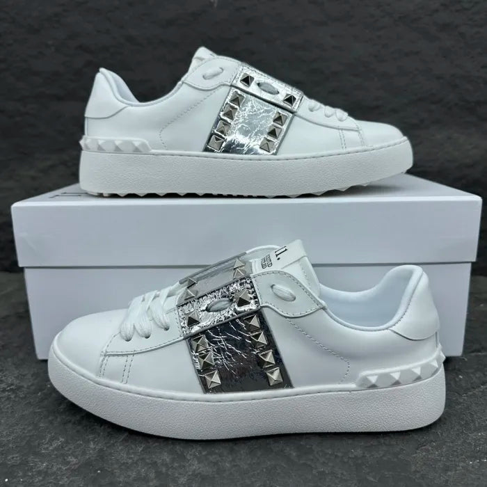 V - SNEAKERS