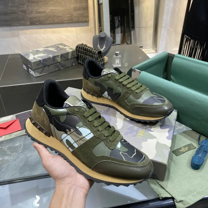 V - SNEAKERS