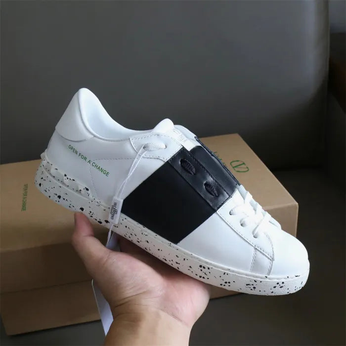 V - SNEAKERS