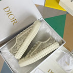 D - SNEAKERS