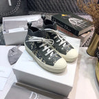 D - SNEAKERS