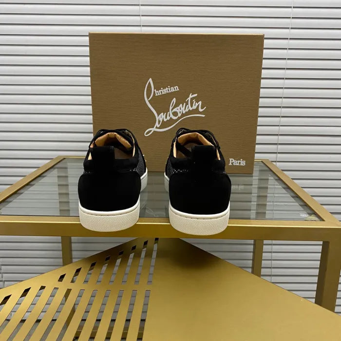 C - SNEAKERS