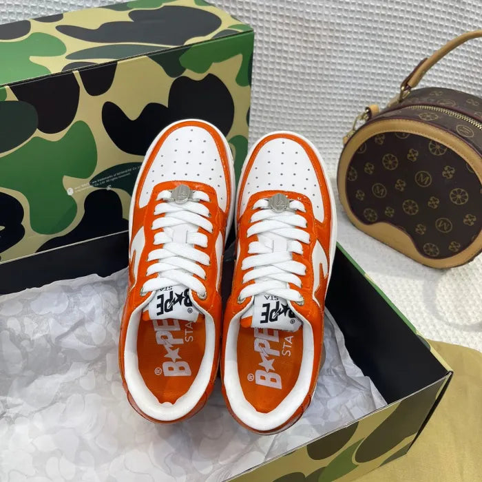 B - SNEAKERS