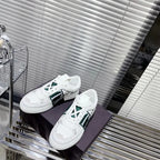 V - SNEAKERS