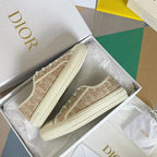 D - SNEAKERS