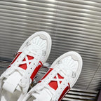 V - SNEAKERS