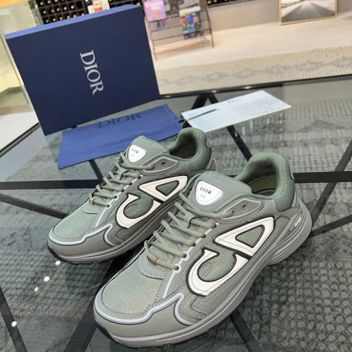 D - SNEAKERS