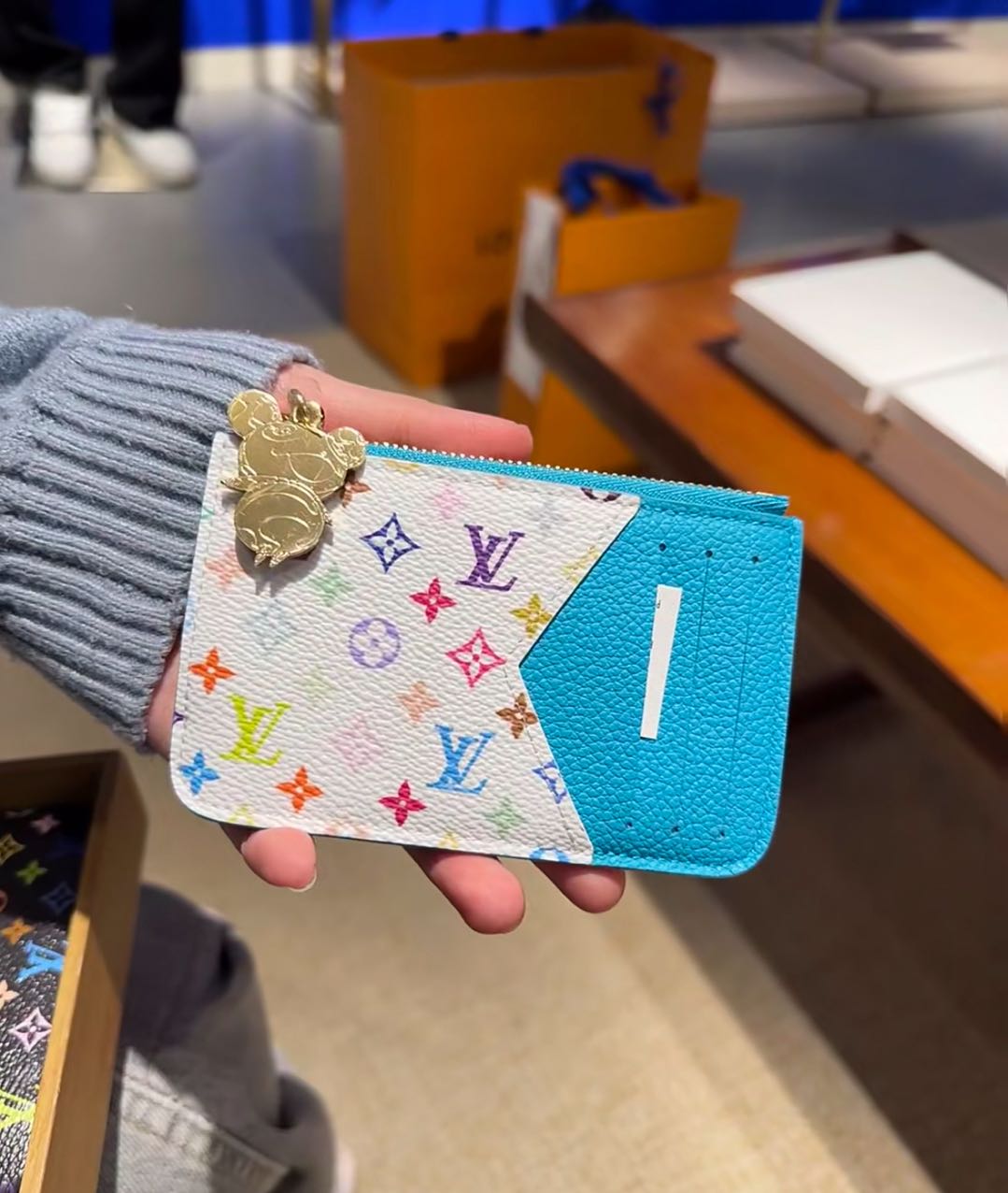 L--Inspired Card Holder Wallet: Chic & Functional!